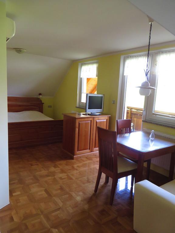 Country House Apat Sostanj Номер фото